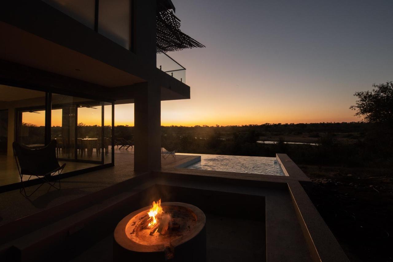 Tamboti River Lodge Hectorspruit エクステリア 写真